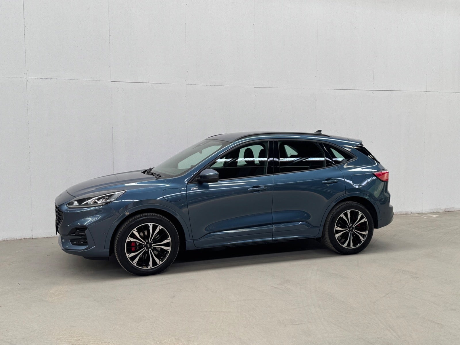 Ford Kuga PHEV ST-Line CVT | CarPeople