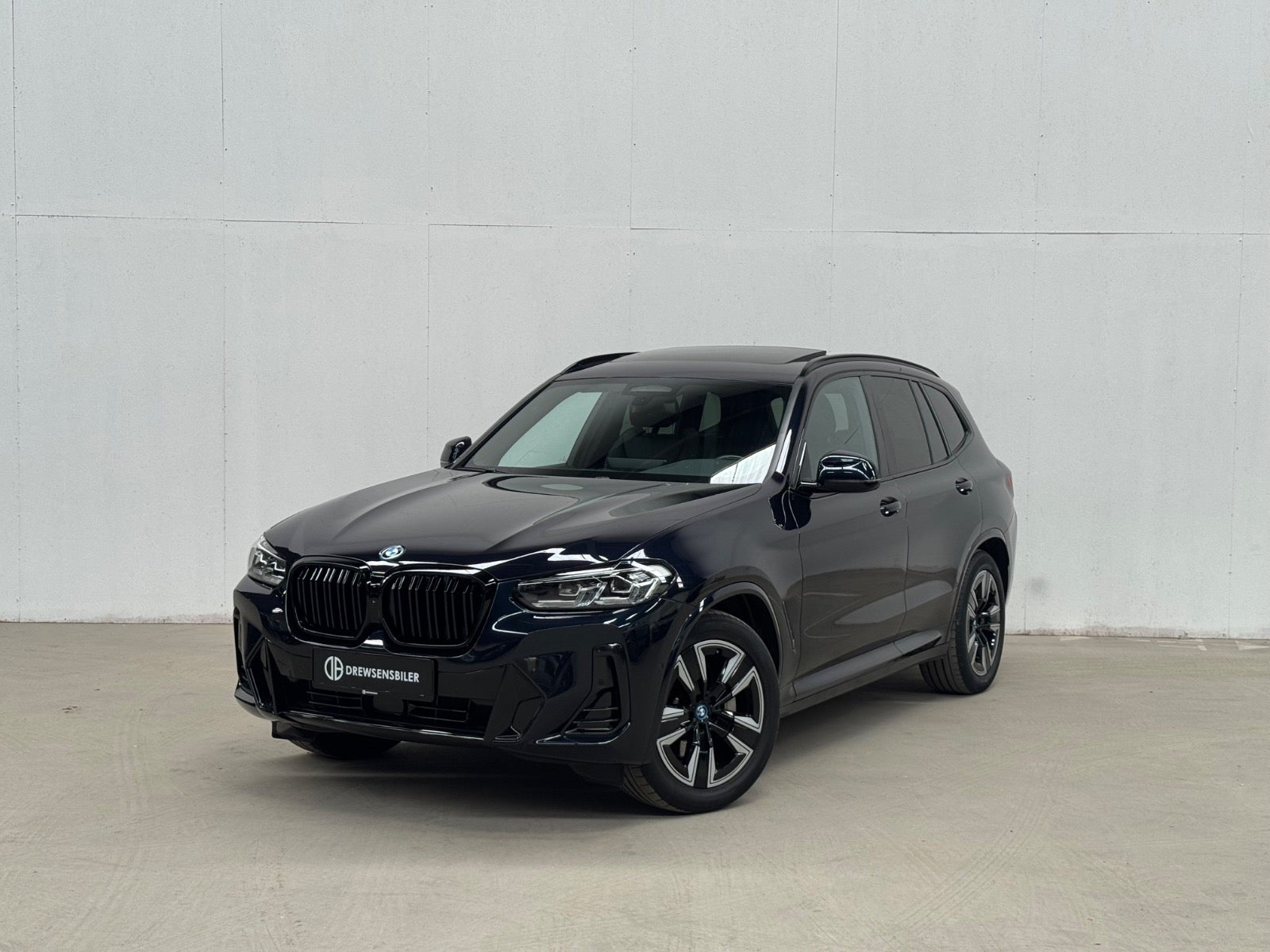 BMW iX3 Charged M-Sport | CarPeople